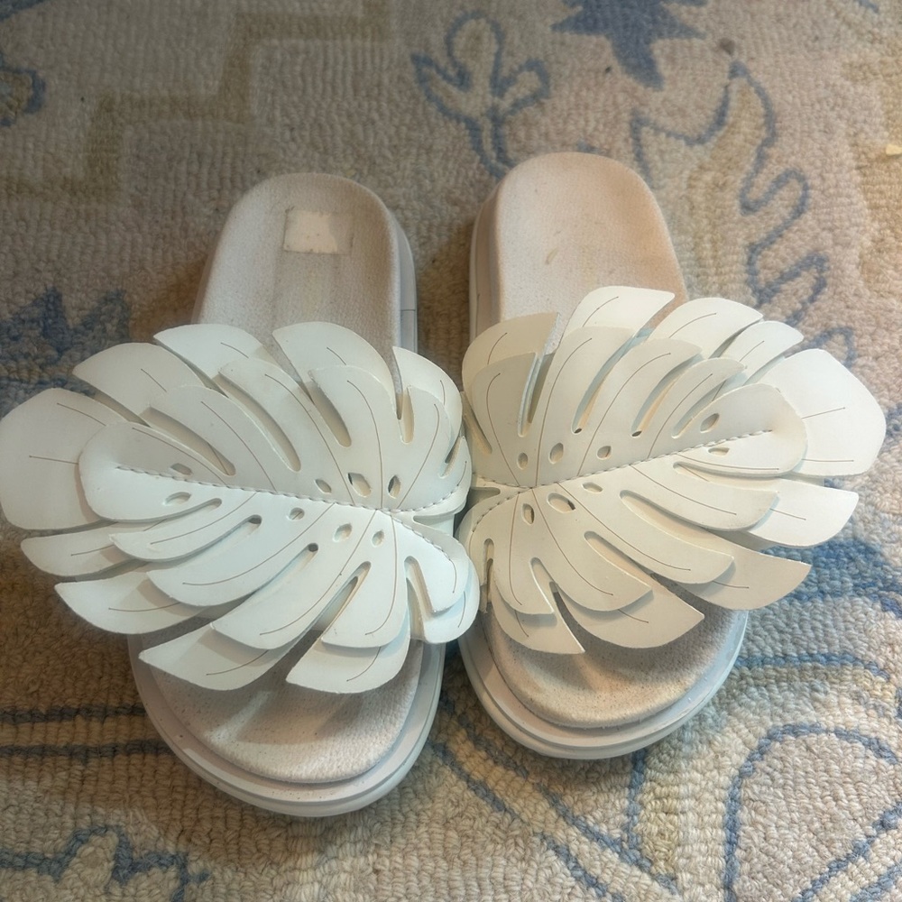 FARM Rio White Leaf Sandals